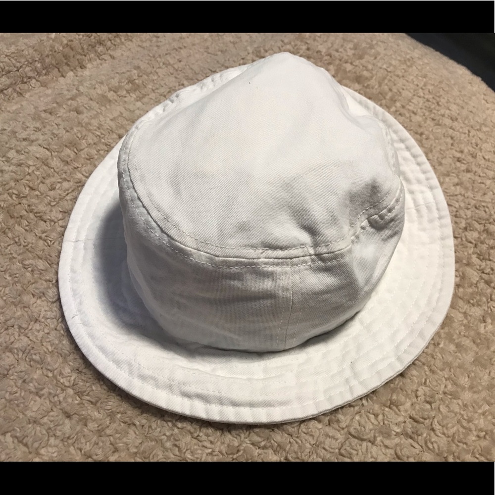White bucket hat